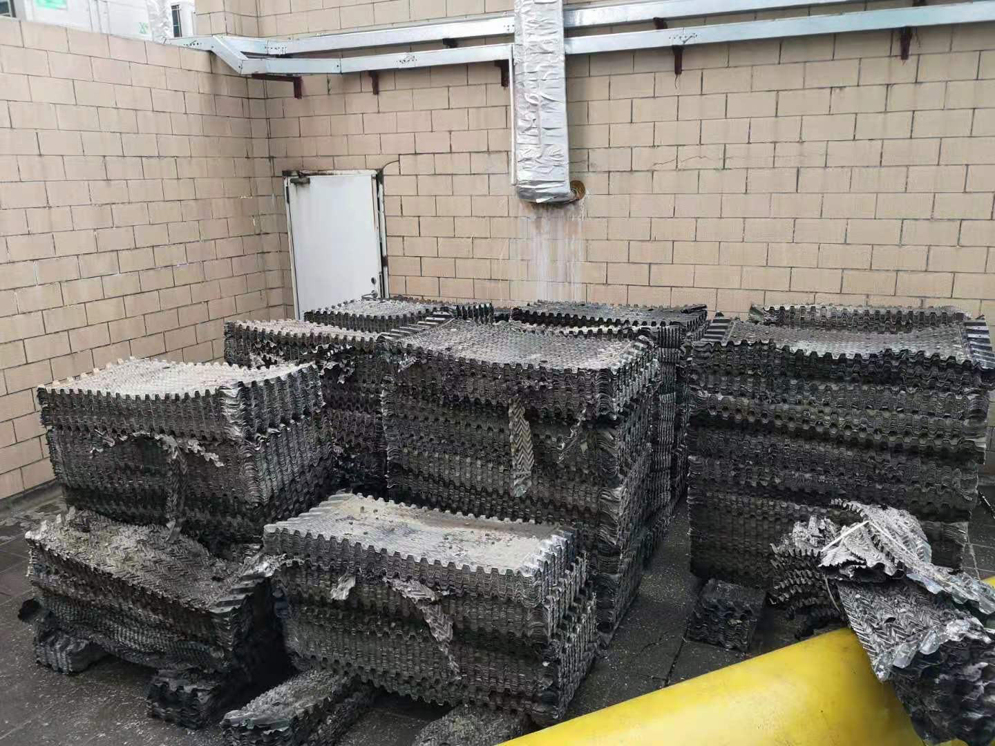 冷却塔填料更换